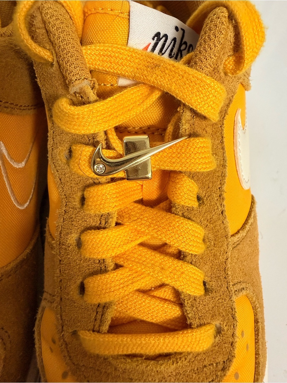 Nike Air Force 1'07 SE First Use University Gold Womens 7.5 50th Anniversary - Picture 12 of 12